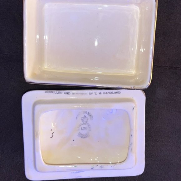 Mrs Gamp Sandland Porcelain Trinket Jewlery Box - Picture 10 of 12